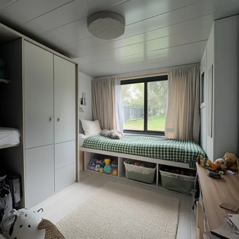 dontbuynftj0106_A_small_modern_bedroom_with_light_grey_walls_wh_509f45db-f923-44ce-b7b9-96d043434454_1
